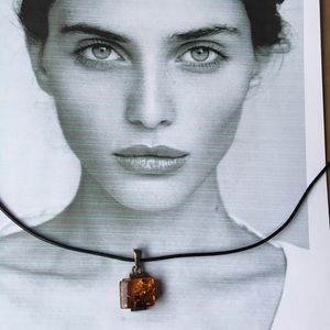 Amber pendant necklace